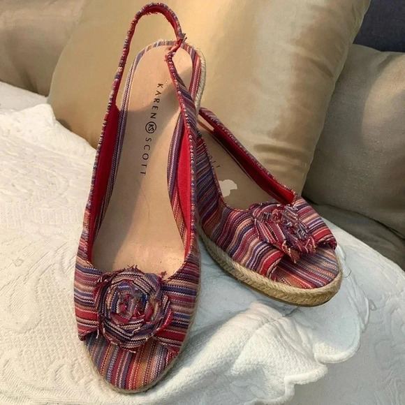Karen Scott Shoes - Pinstripe wedges  9